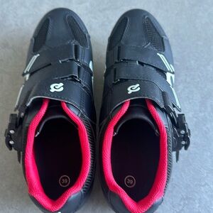 Peloton cycling shoes size 39
